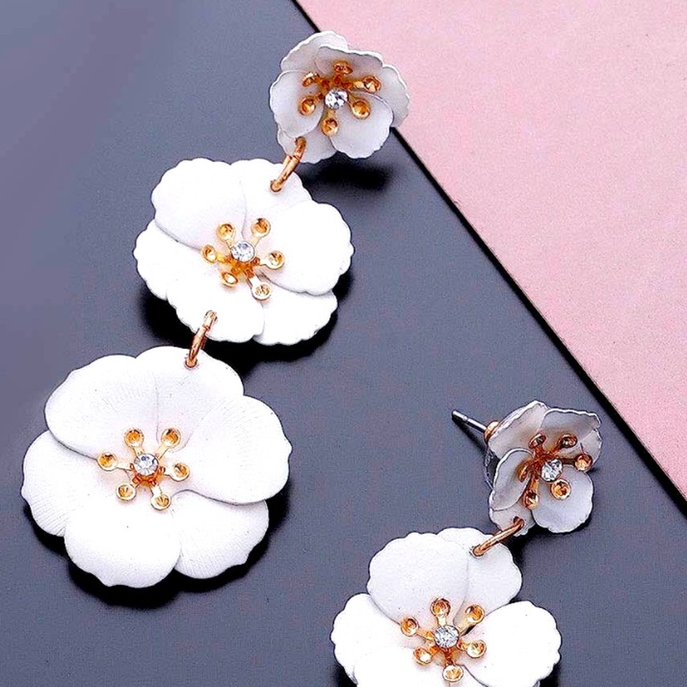 Anthro Blossom Earrings in White - Picture 6 of 7